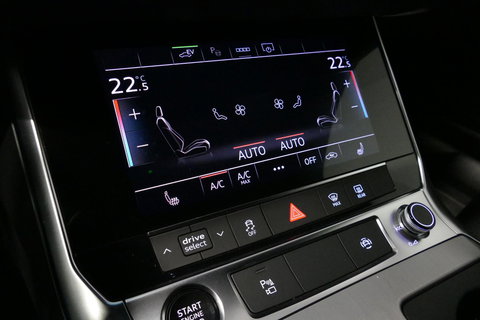 Audi A6 Avant 55 TFSI e quattro S Competition / RS6 Look / S Line / Maxton Design Bodykit V.2 / Panoramadak / Matrix LED / Stoelverwarming voor + achter / Apple Carplay - Android Auto / 21'' Vossen Look / Achteruitrijcamera / Dodehoek detectie / Audi Sound System