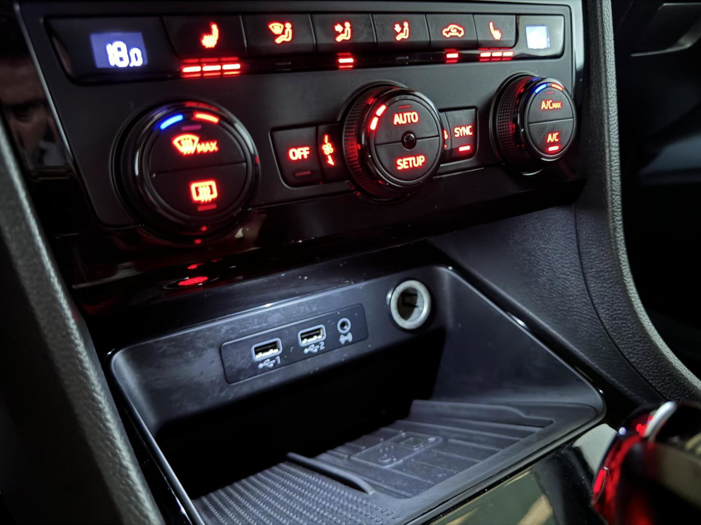 CUPRA Ateca 2.0 TSI 4DRIVE Pano Virtual Brembo Beats 360° Trekh.