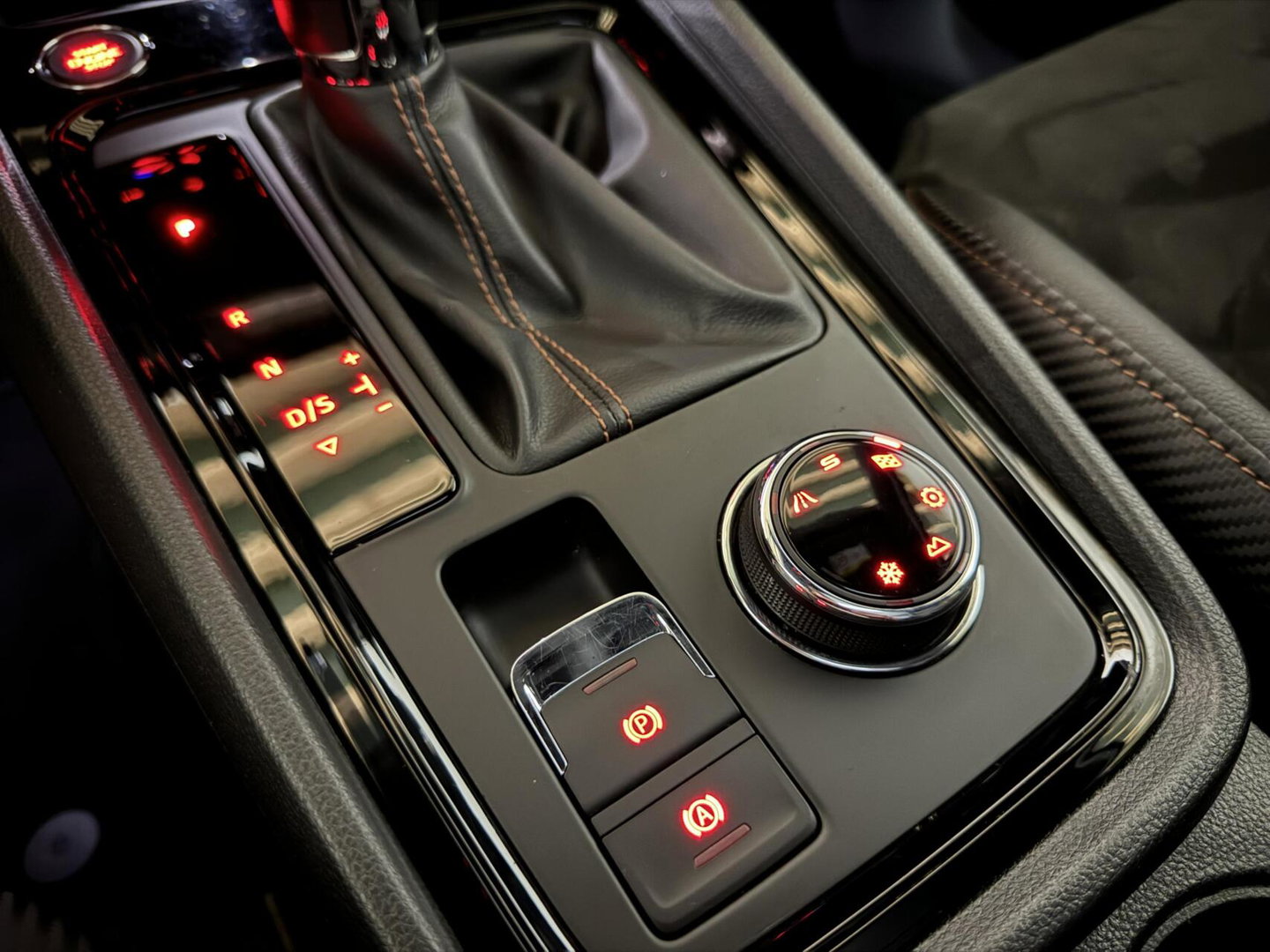 CUPRA Ateca 2.0 TSI 4DRIVE Pano Virtual Brembo Beats 360° Trekh.