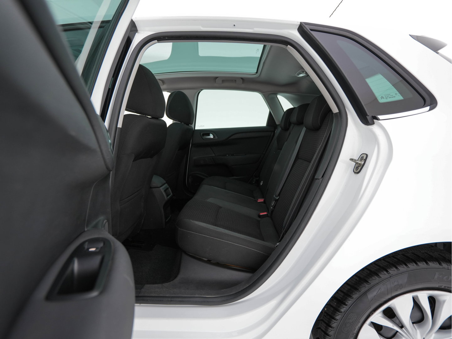 Citroën C4 1.6 BlueHDi Feel *PANO | SPORT-SEATS | PDC | PRIVACY-GLASS | ECC | CRUISE | TOWBAR*