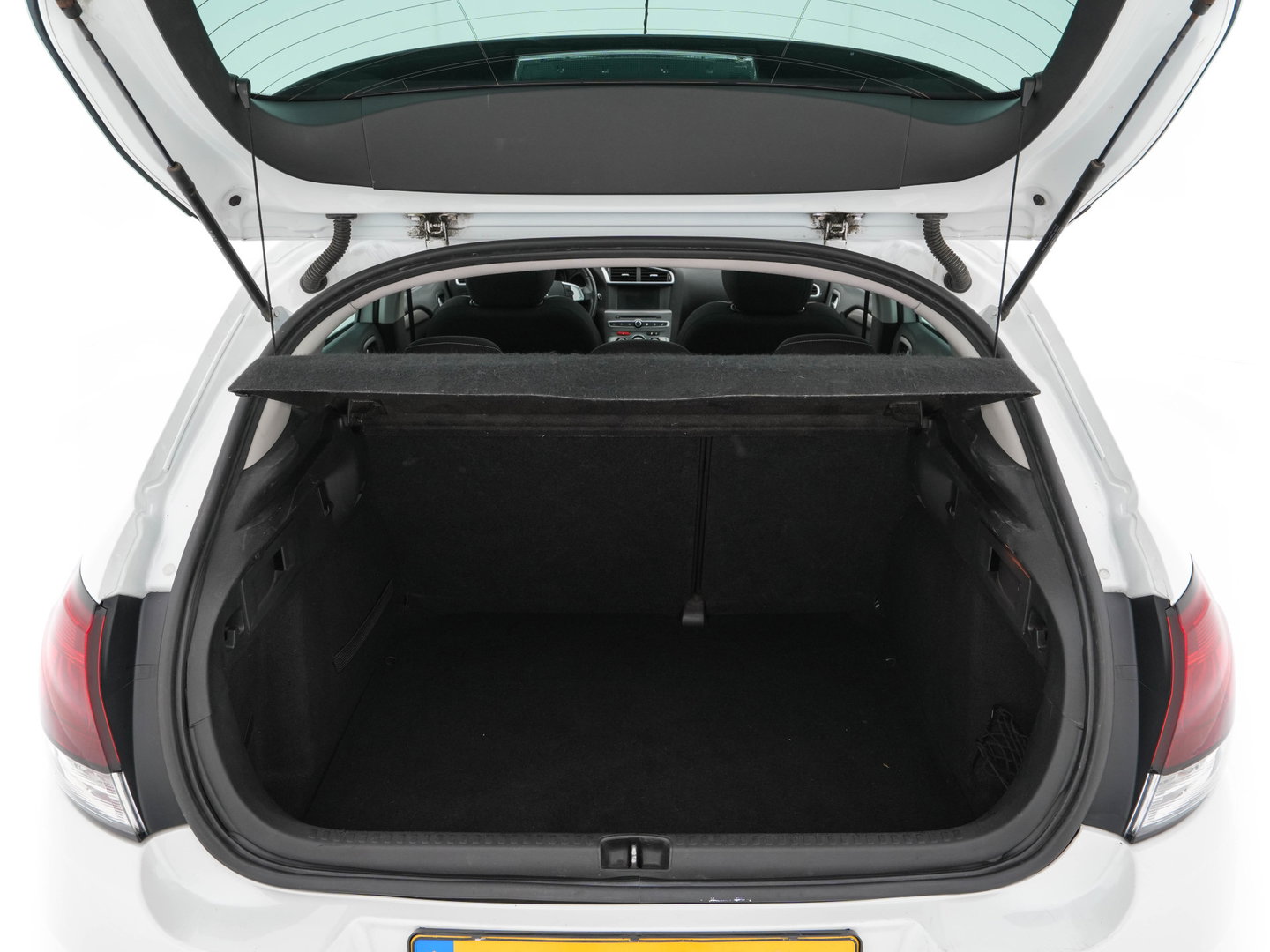 Citroën C4 1.6 BlueHDi Feel *PANO | SPORT-SEATS | PDC | PRIVACY-GLASS | ECC | CRUISE | TOWBAR*