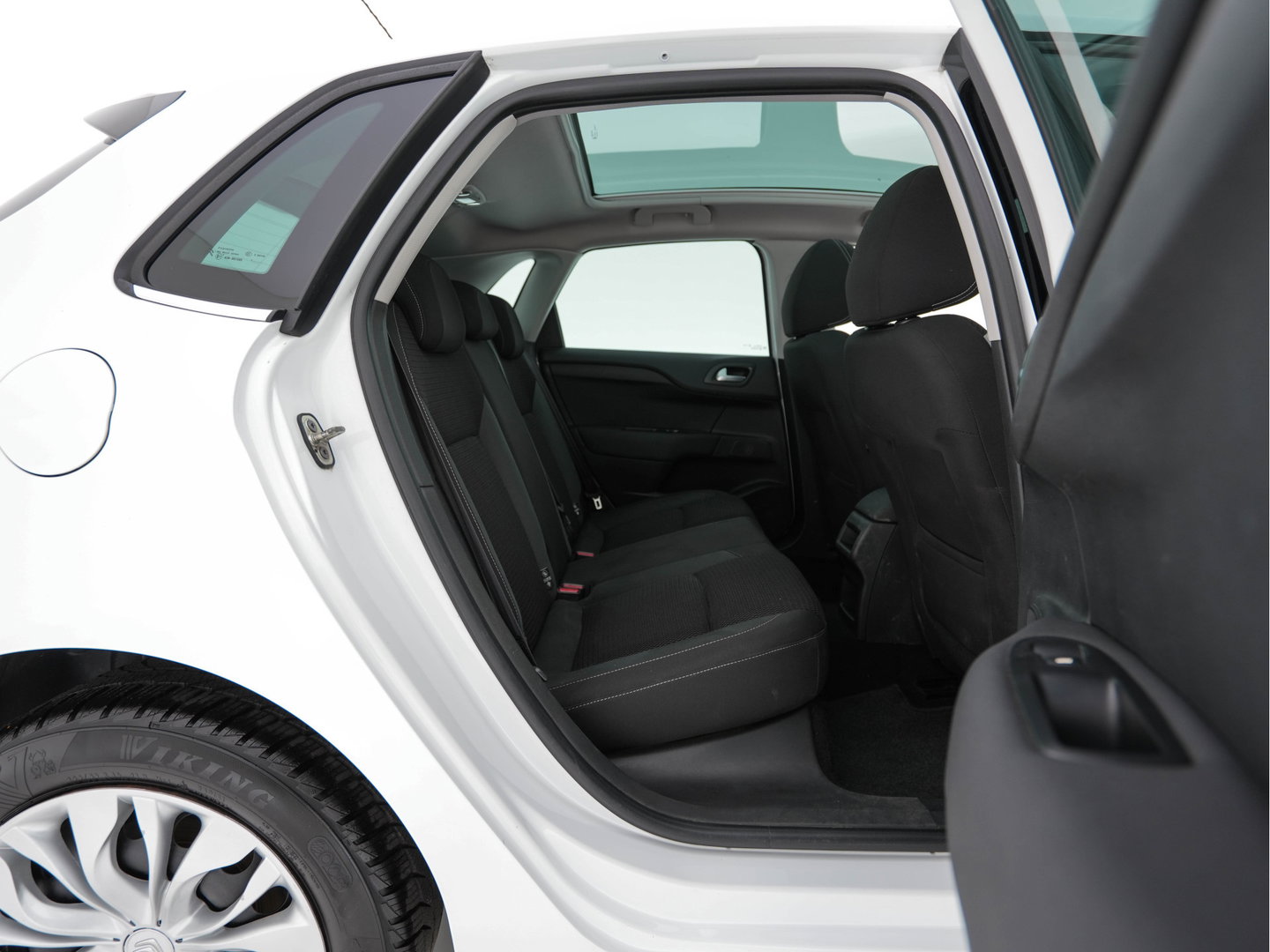 Citroën C4 1.6 BlueHDi Feel *PANO | SPORT-SEATS | PDC | PRIVACY-GLASS | ECC | CRUISE | TOWBAR*