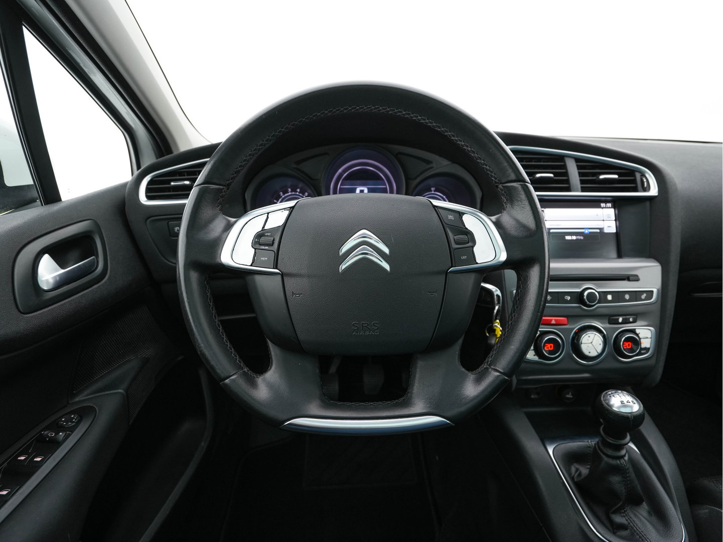 Citroën C4 1.6 BlueHDi Feel *PANO | SPORT-SEATS | PDC | PRIVACY-GLASS | ECC | CRUISE | TOWBAR*