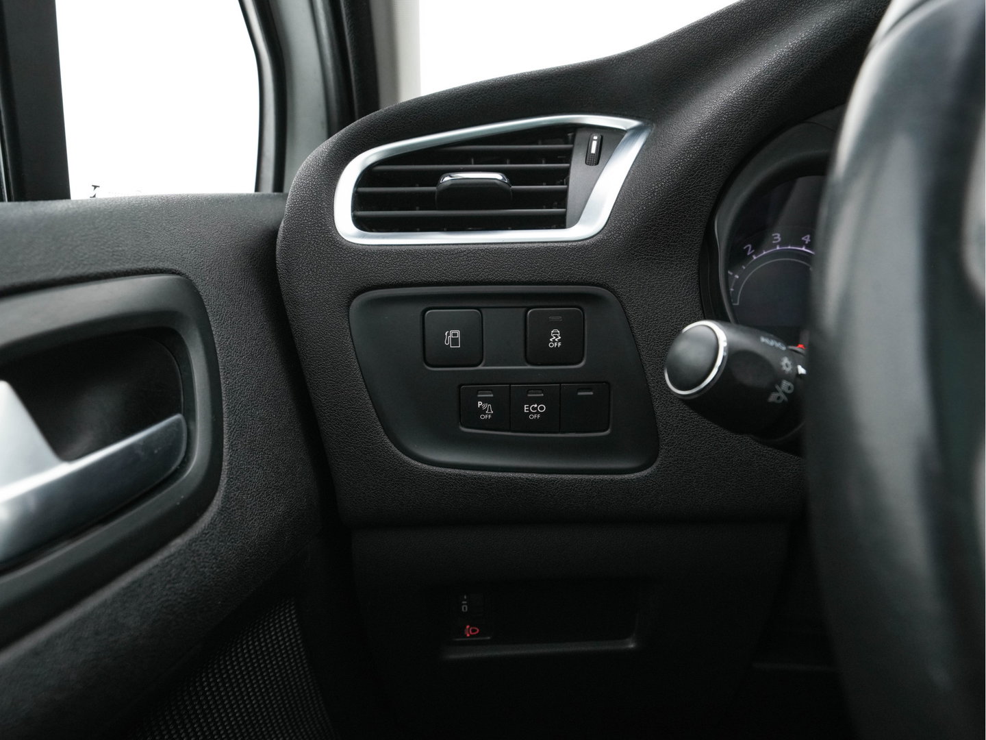 Citroën C4 1.6 BlueHDi Feel *PANO | SPORT-SEATS | PDC | PRIVACY-GLASS | ECC | CRUISE | TOWBAR*