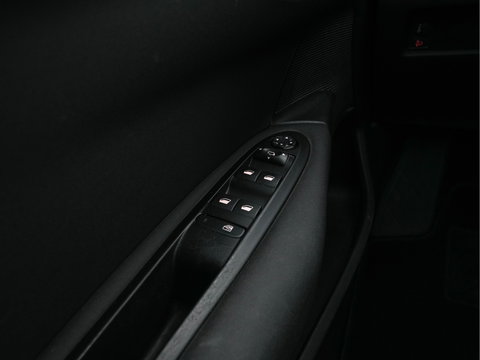 Citroën C4 1.6 BlueHDi Feel *PANO | SPORT-SEATS | PDC | PRIVACY-GLASS | ECC | CRUISE | TOWBAR*