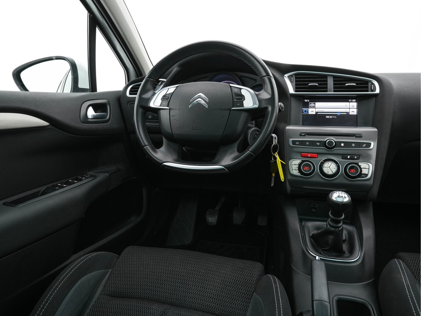 Citroën C4 1.6 BlueHDi Feel *PANO | SPORT-SEATS | PDC | PRIVACY-GLASS | ECC | CRUISE | TOWBAR*