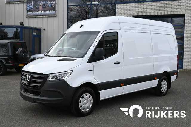 Mercedes-Benz eSprinter - 320 L2H2 Select 81kWh LED, Distronic, Smartphone integratie, Navigatie, Trekhaak