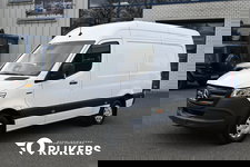 Mercedes-Benz eSprinter - 320 L2H2 Select 81kWh LED, Distronic, Smartphone integratie, Navigatie, Trekhaak, Etc.