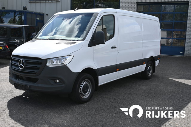 Mercedes-Benz Sprinter - 317 CDI L2H1 RWD MBUX met navigatie en camera, Geveerde stoel, Brake assyst, Etc.