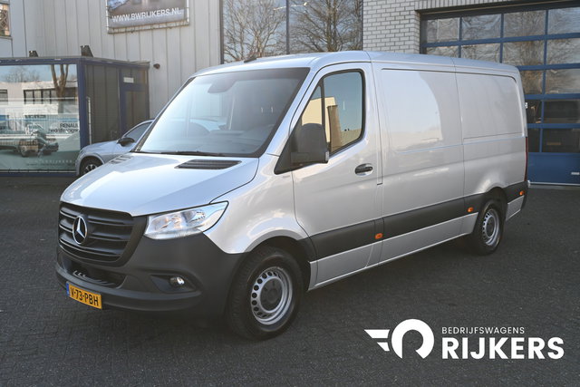 Mercedes-Benz Sprinter - 315 CDI L2H1 RWD 3500 kg trekhaak, Geveerde stoel, MBUX 10.25, Werkplaats inrichting