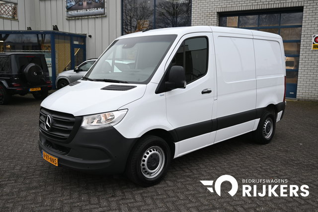Mercedes-Benz Sprinter - 211 CDI L1H1 FWD 3000 kg Trekgewicht, MBUX navigatie met parkeerpakket, Etc.