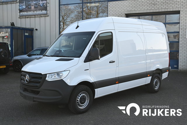 Mercedes-Benz eSprinter - 314 L2H2 Pro 56kWh Snel laden, Trekhaak, Etc.