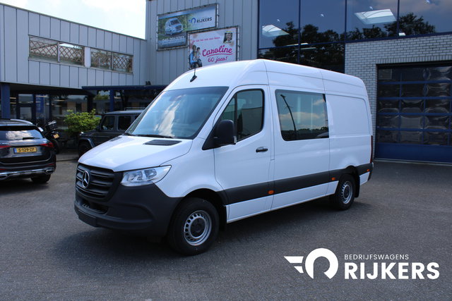 Mercedes-Benz Sprinter - 317 CDI L2H2 DC 3500 kg trekhaak, MBUX met camera, Geveerde stoel