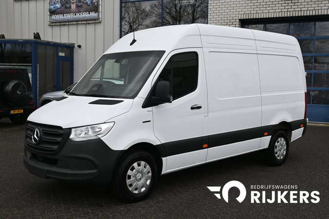 Mercedes-Benz eSprinter - 320 L2H2 Pro 81kWh Snellader, Navigatie, Trekhaak, Winterpakket, Etc.