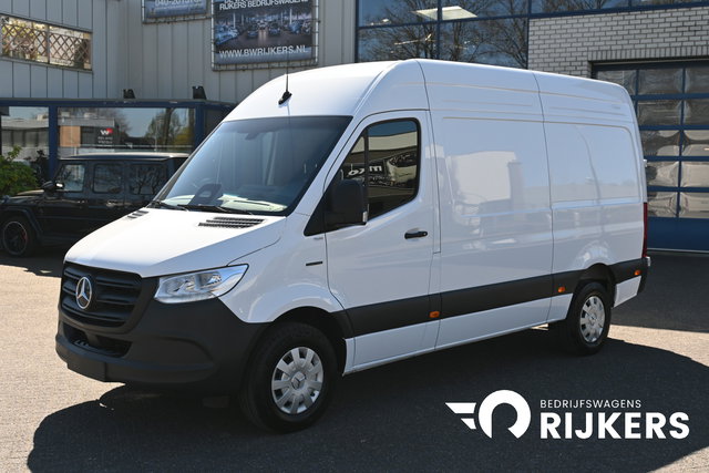 Mercedes-Benz eSprinter - 320 L2H2 Pro 81kWh Snellader, Navigatie, Trekhaak, Winterpakket, Etc.