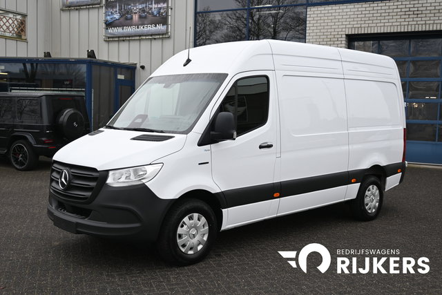 Mercedes-Benz eSprinter - 320 L2H2 Pro 81kWh Snellader, Navigatie, Trekhaak, Winterpakket, Etc.