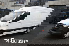 Mercedes-Benz eSprinter - 320 L2H2 Pro 81kWh Snellader, Navigatie, Trekhaak, Winterpakket, Etc.