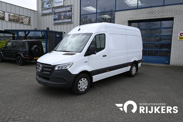 Mercedes-Benz eSprinter - 320 L2H2 Select 81kWh LED, Smartphone integratie, Navigatie, Trekhaak, Etc.