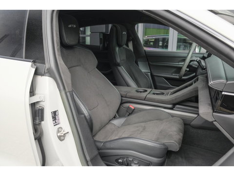 Porsche Taycan Sport Turismo GTS 598pk 93 kWh Panoramadak *SOH 93%* *incl BTW* Bijrijdersdisplay Rear seat entertainment Head-up Bose NLauto 1e Eigenaar
