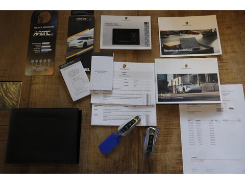 Porsche Taycan Sport Turismo GTS 598pk 93 kWh Panoramadak *SOH 93%* *incl BTW* Bijrijdersdisplay Rear seat entertainment Head-up Bose NLauto 1e Eigenaar