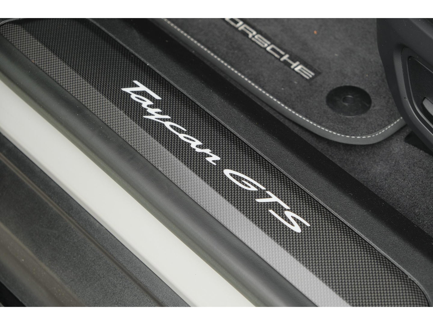 Porsche Taycan Sport Turismo GTS 598pk 93 kWh Panoramadak *SOH 93%* *incl BTW* Bijrijdersdisplay Rear seat entertainment Head-up Bose NLauto 1e Eigenaar