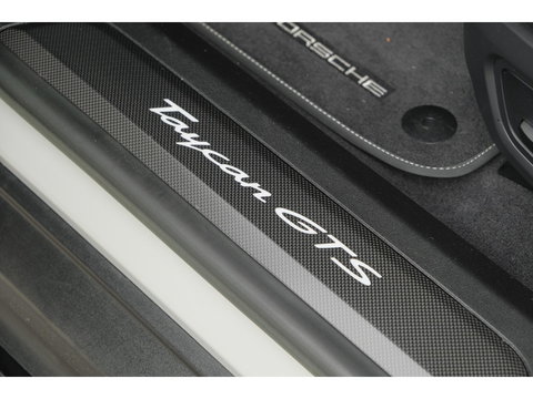 Porsche Taycan Sport Turismo GTS 598pk 93 kWh Panoramadak *SOH 93%* *incl BTW* Bijrijdersdisplay Rear seat entertainment Head-up Bose NLauto 1e Eigenaar