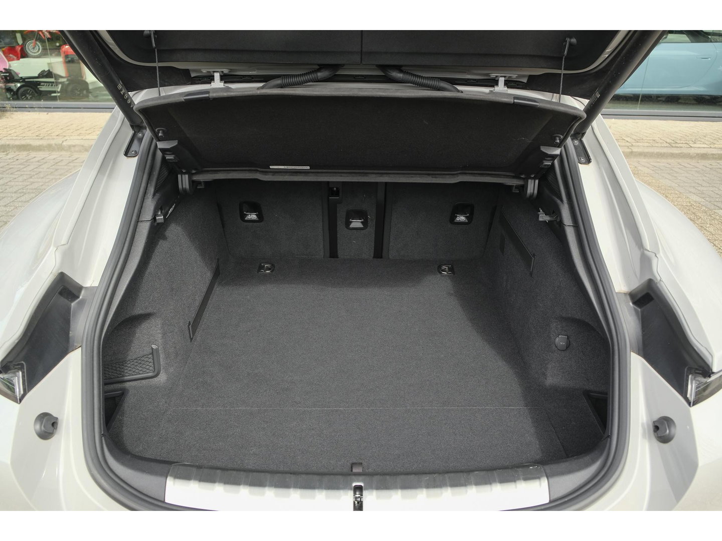 Porsche Taycan Sport Turismo GTS 598pk 93 kWh Panoramadak *SOH 93%* *incl BTW* Bijrijdersdisplay Rear seat entertainment Head-up Bose NLauto 1e Eigenaar