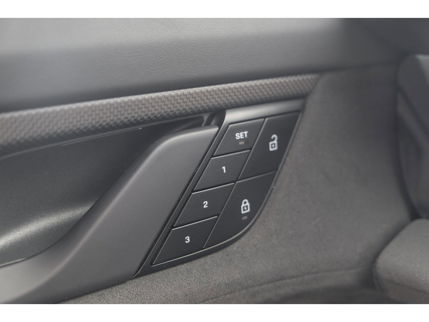 Porsche Taycan Sport Turismo GTS 598pk 93 kWh Panoramadak *SOH 93%* *incl BTW* Bijrijdersdisplay Rear seat entertainment Head-up Bose NLauto 1e Eigenaar