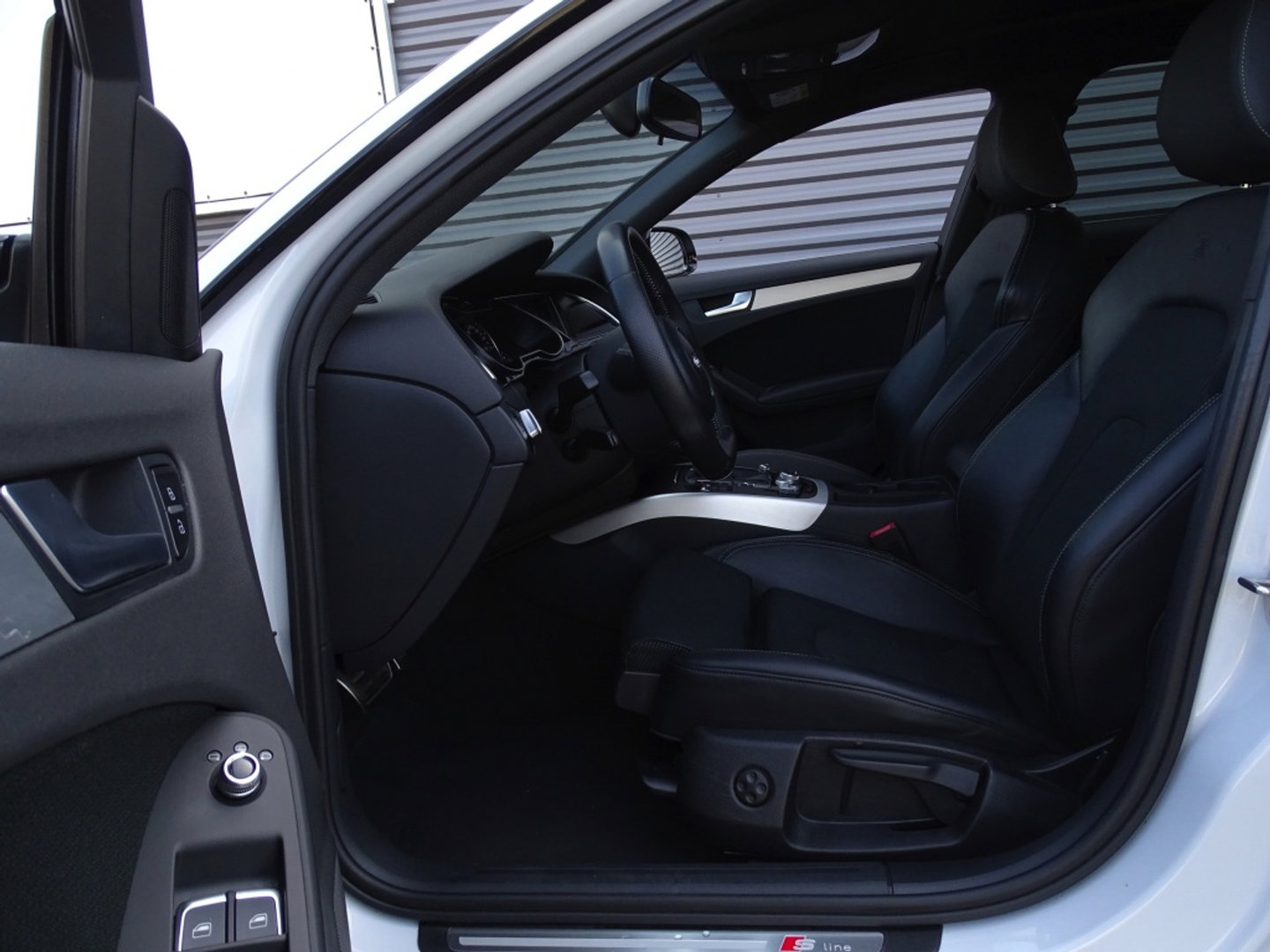 Audi A4 Avant 1.8 TFSI 170PK automaat / S-Line / S-Edition / MMI / LED