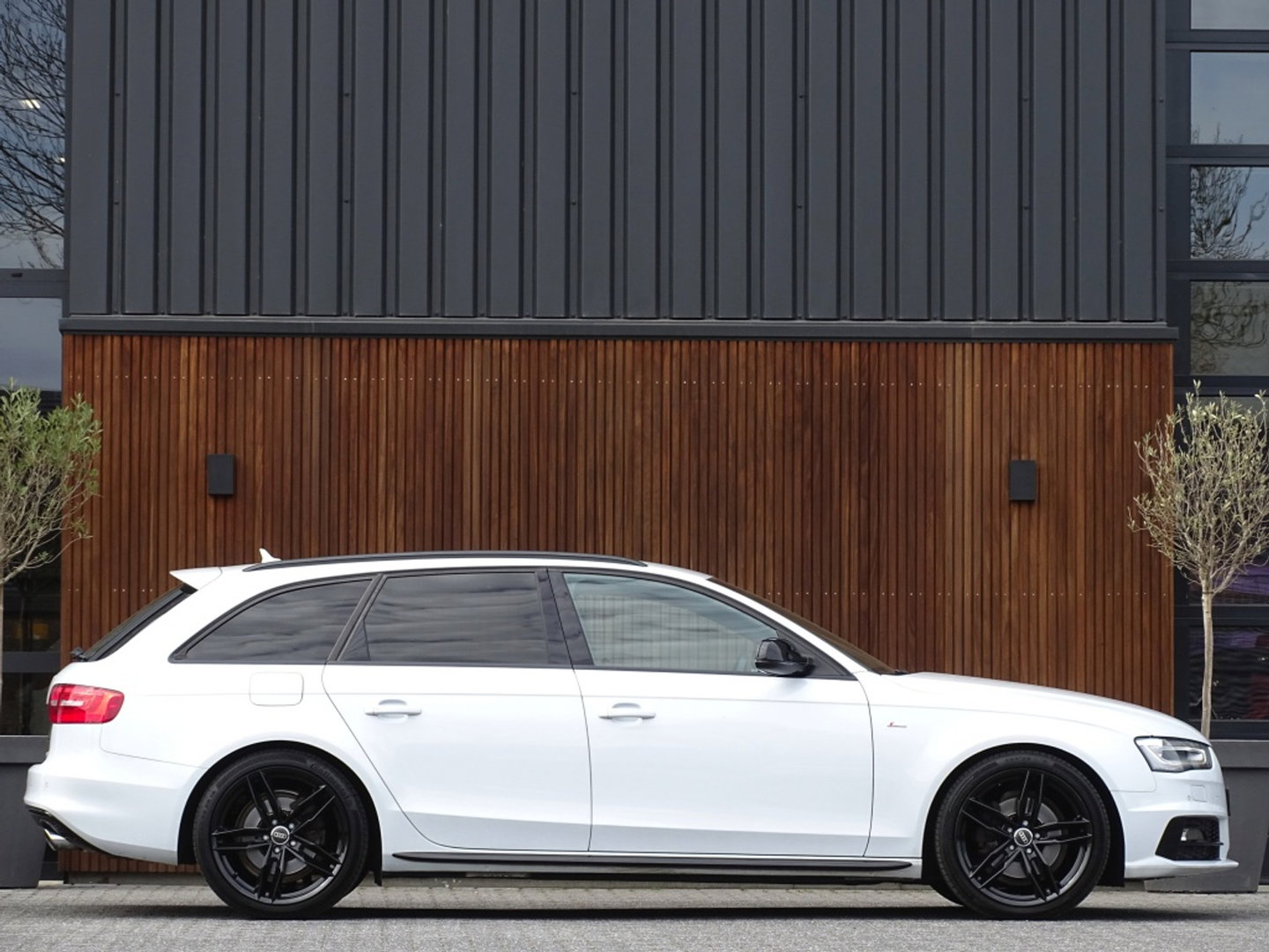 Audi A4 Avant 1.8 TFSI 170PK automaat / S-Line / S-Edition / MMI / LED