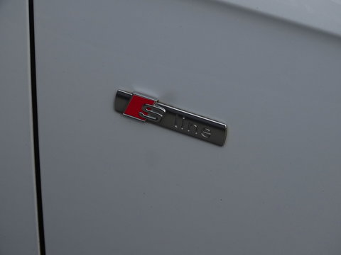 Audi A4 Avant 1.8 TFSI 170PK automaat / S-Line / S-Edition / MMI / LED