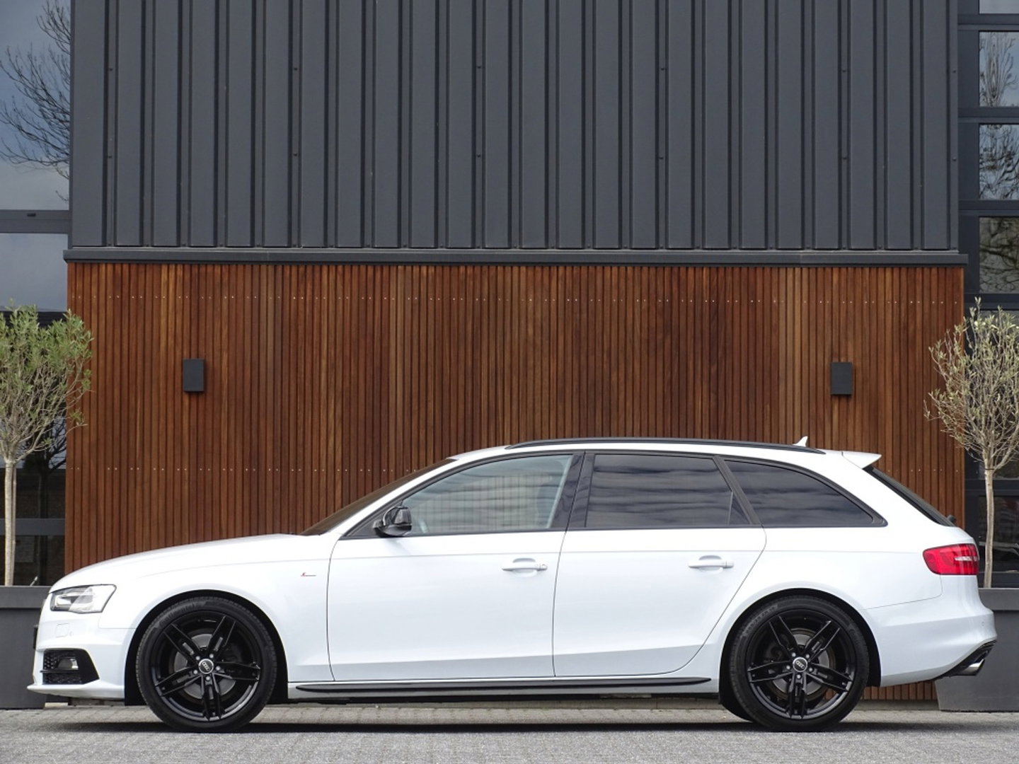 Audi A4 Avant 1.8 TFSI 170PK automaat / S-Line / S-Edition / MMI / LED