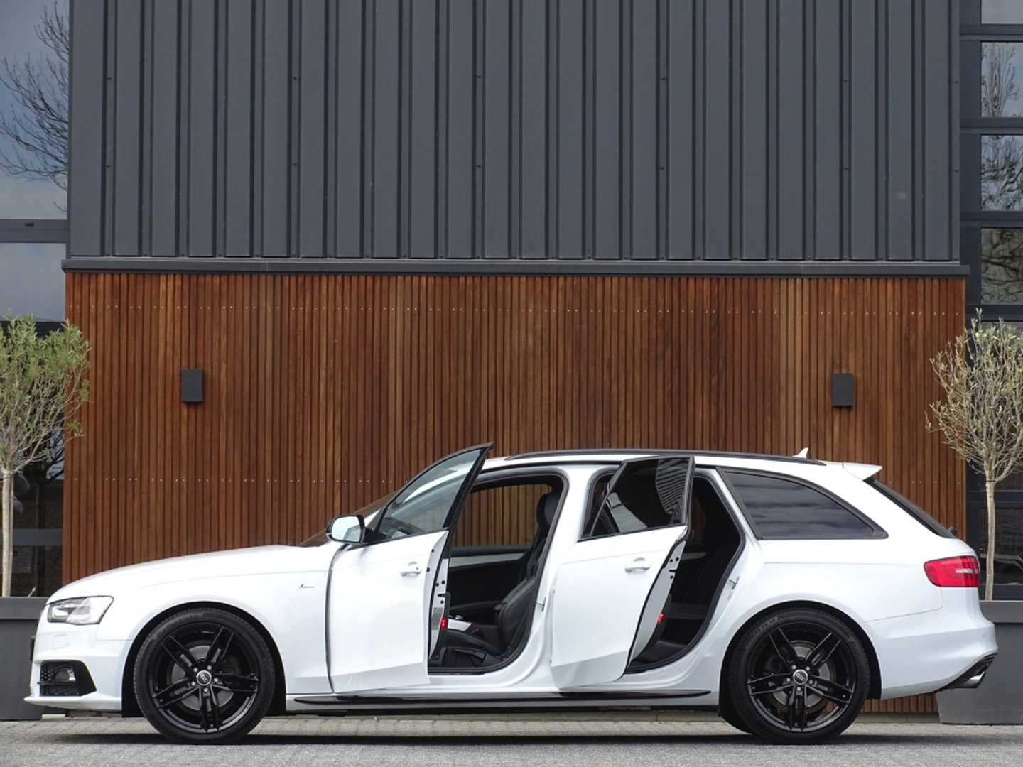 Audi A4 Avant 1.8 TFSI 170PK automaat / S-Line / S-Edition / MMI / LED