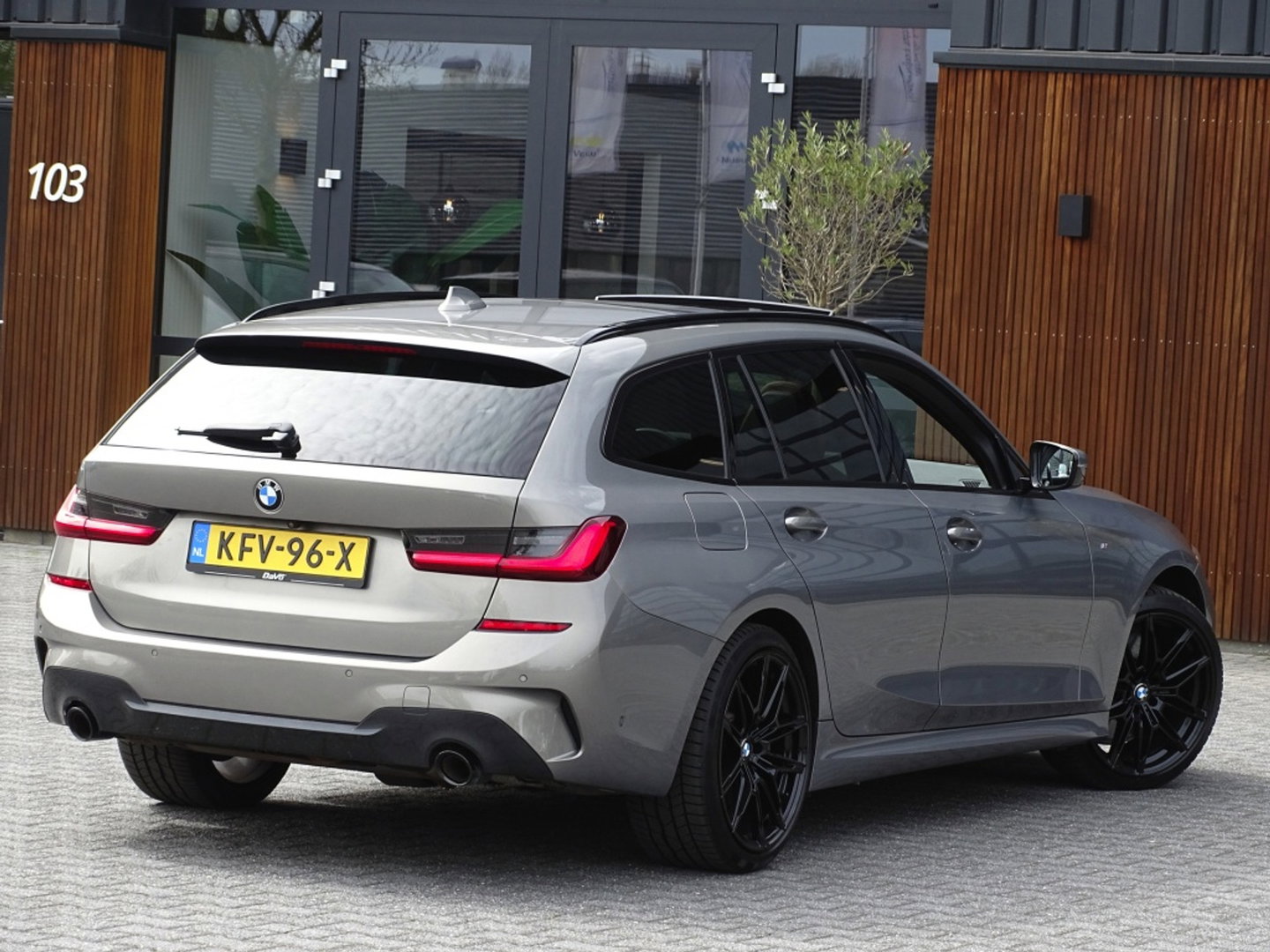 BMW 3 Serie touring 330e 292PK X-Drive M-Sport / Individual / Harman Kardon / 360°