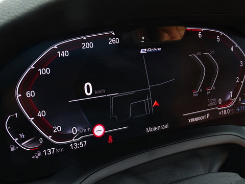 BMW 3 Serie touring 330e 292PK X-Drive M-Sport / Individual / Harman Kardon / 360°