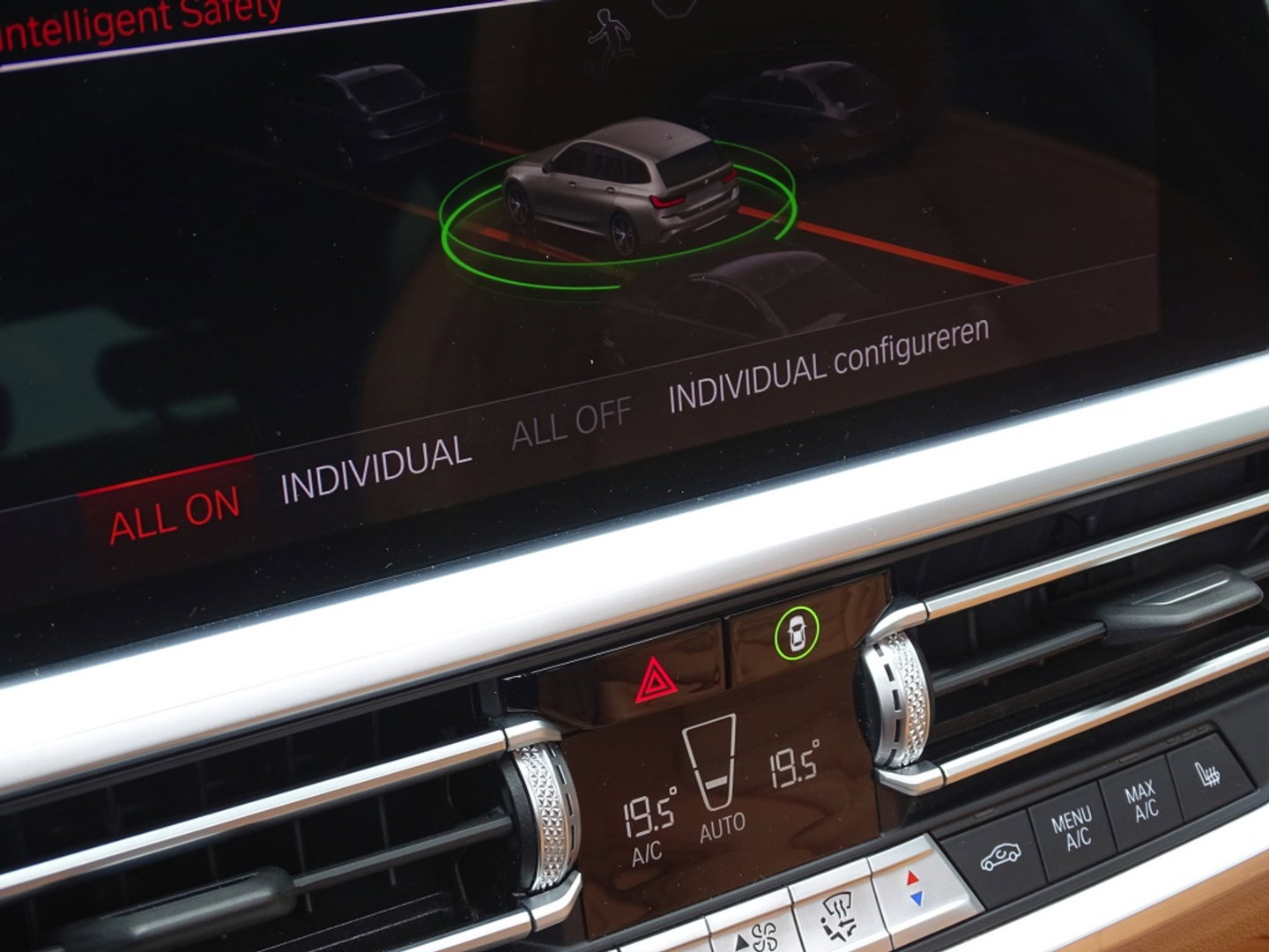 BMW 3 Serie touring 330e 292PK X-Drive M-Sport / Individual / Harman Kardon / 360°