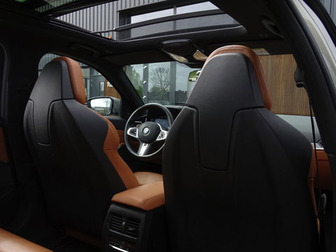 BMW 3 Serie touring 330e 292PK X-Drive M-Sport / Individual / Harman Kardon / 360°