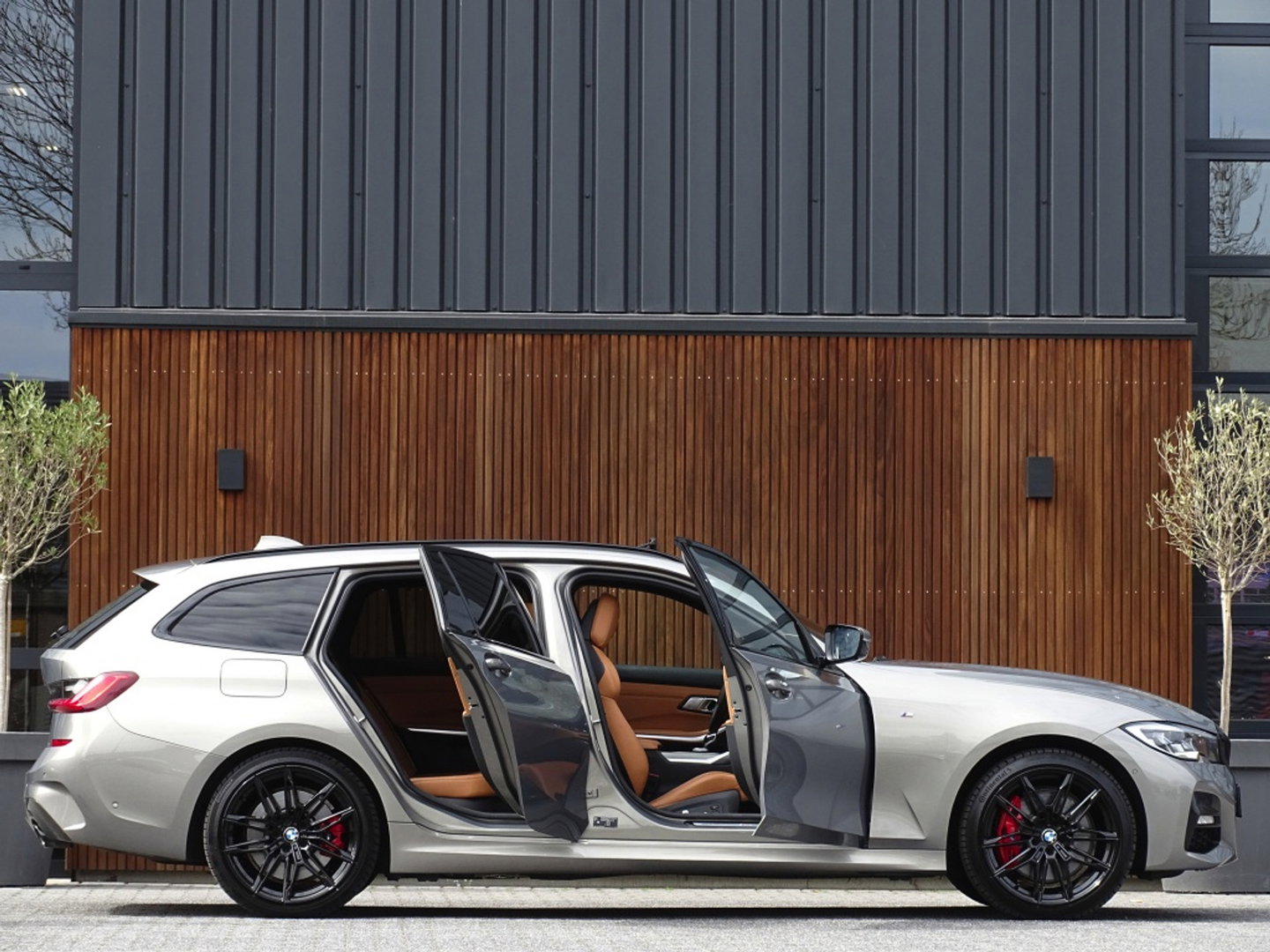 BMW 3 Serie touring 330e 292PK X-Drive M-Sport / Individual / Harman Kardon / 360°