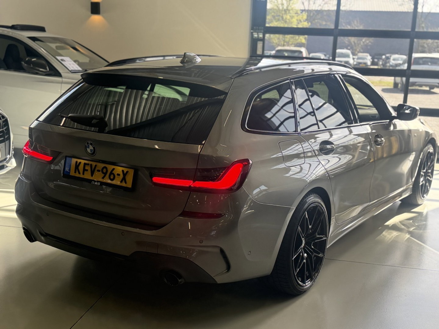 BMW 3 Serie touring 330e 292PK X-Drive M-Sport / Individual / Harman Kardon / 360°