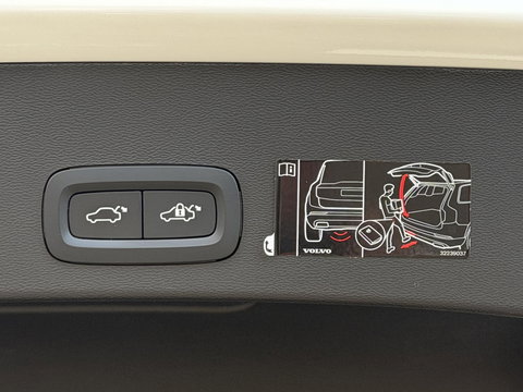 Volvo XC40 1.5 T4 Recharge R-Design |H/K|AutoPilot|Winterpakket|Cam