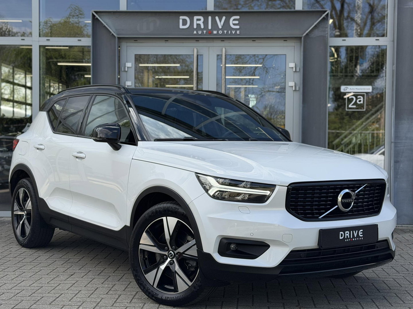 Volvo XC40 1.5 T4 Recharge R-Design |H/K|AutoPilot|Winterpakket|Cam