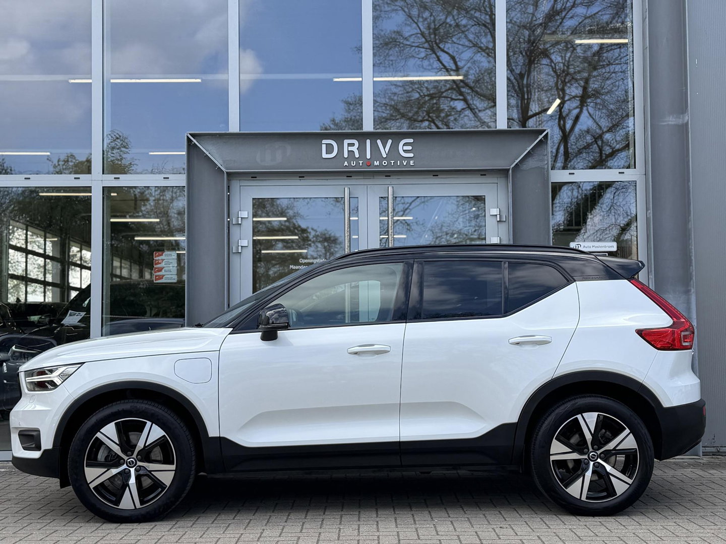 Volvo XC40 1.5 T4 Recharge R-Design |H/K|AutoPilot|Winterpakket|Cam