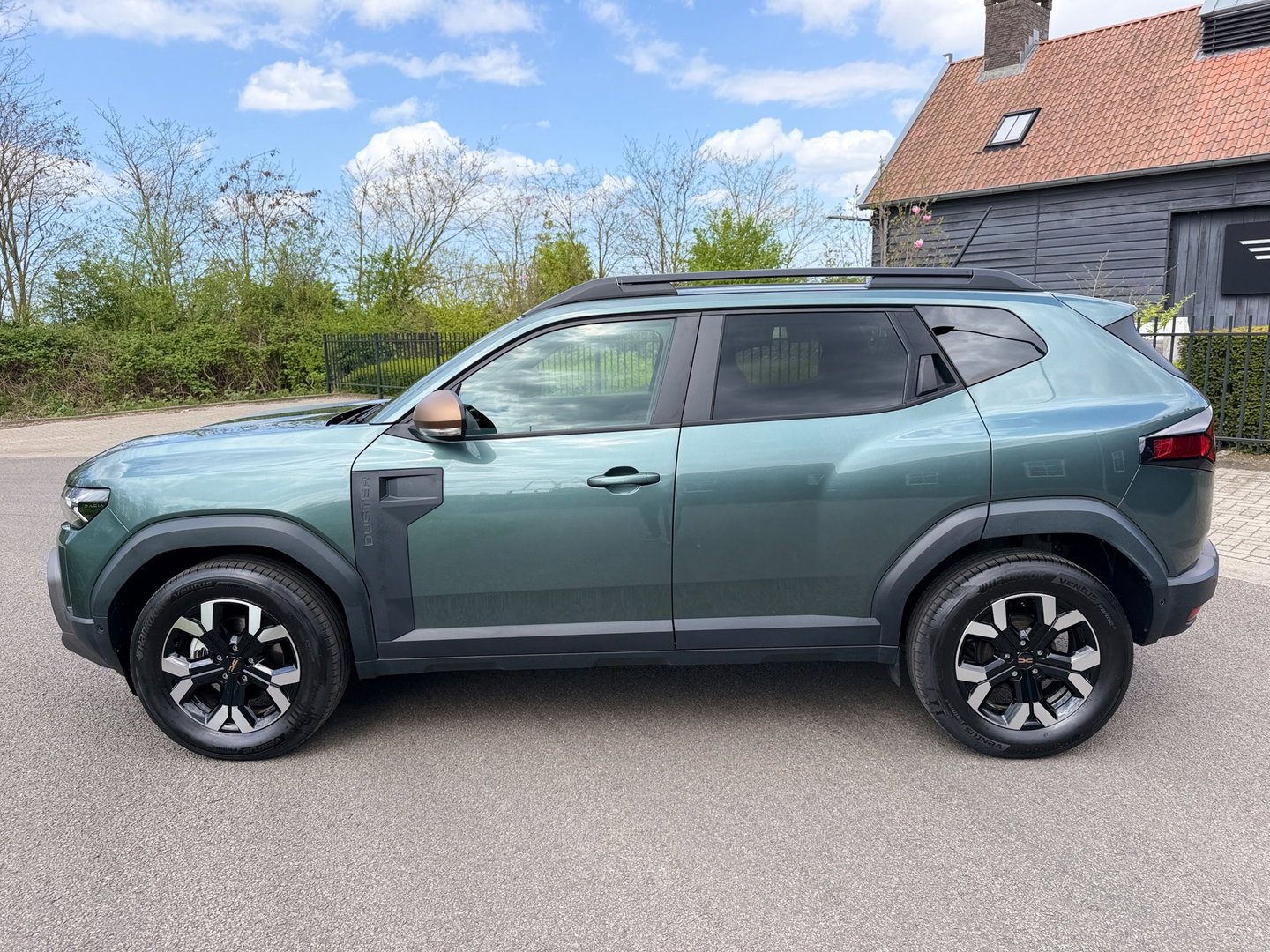 Dacia Duster 1.6 Hybrid 140 Extreme 360" CAMERA CARLAY NAVI STOEL/ VERW. LED-XENON