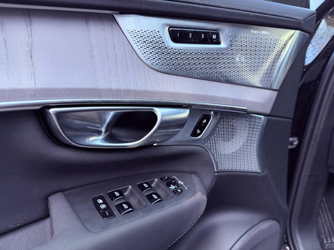 Volvo XC90 2.0 T8 Plug-in hybrid AWD Plus Dark