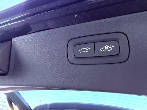 Volvo XC90 2.0 T8 Plug-in hybrid AWD Plus Dark