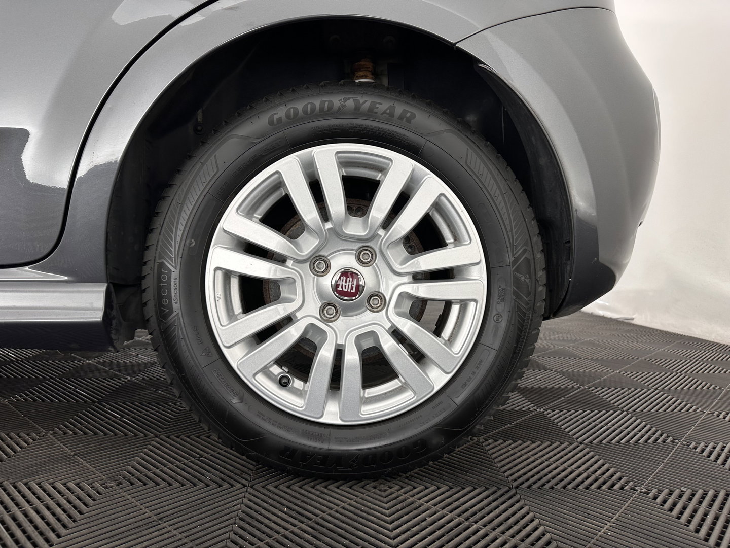 Fiat Punto Evo 1.3 M-Jet Lounge *AIRCO | CRUISE | COMFORT-SEATS | 16''ALU*