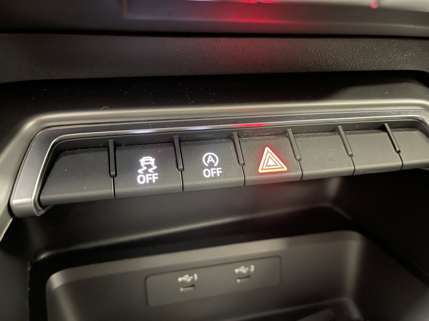 Audi A3 Sportback 30 TFSI Advanced edition | Draadloze Apple Carplay | DAB | Virtuele Cockpit | Zwarte Hemel | Origineel Nederlands | Lane Assist | Start & stop |