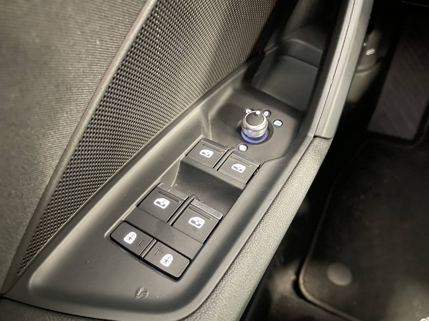 Audi A3 Sportback 30 TFSI Advanced edition | Draadloze Apple Carplay | DAB | Virtuele Cockpit | Zwarte Hemel | Origineel Nederlands | Lane Assist | Start & stop |