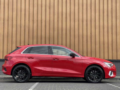 Audi A3 Sportback 30 TFSI Advanced edition | Draadloze Apple Carplay | DAB | Virtuele Cockpit | Zwarte Hemel | Origineel Nederlands | Lane Assist | Start & stop |