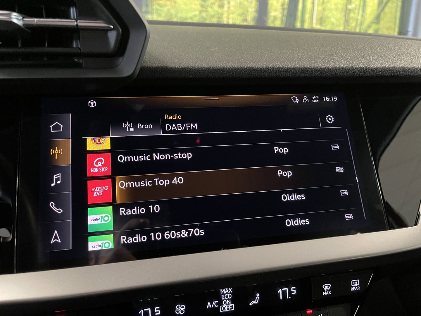 Audi A3 Sportback 30 TFSI Advanced edition | Draadloze Apple Carplay | DAB | Virtuele Cockpit | Zwarte Hemel | Origineel Nederlands | Lane Assist | Start & stop |